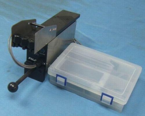 El sistema de alimentación de las máquinas de la serie FUJI es el siguiente: